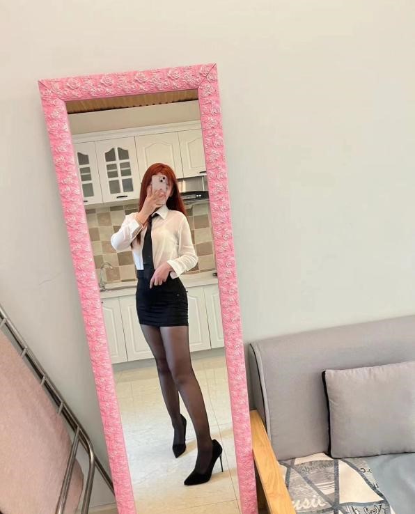 大奶子小妞