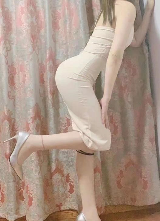 莲池丝袜足交