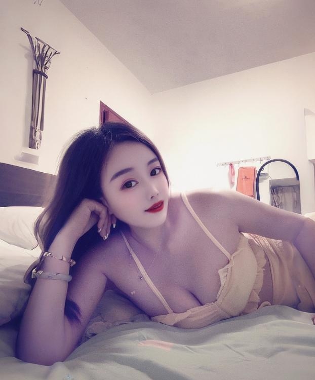 舌吻少妇思思