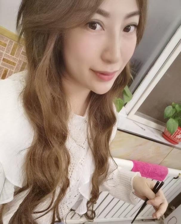 肤白貌没E奶少妇