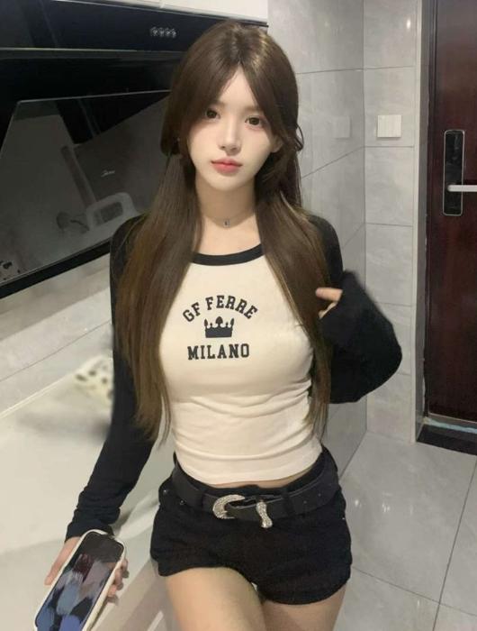 用手指抠她下面丝毫不抗拒